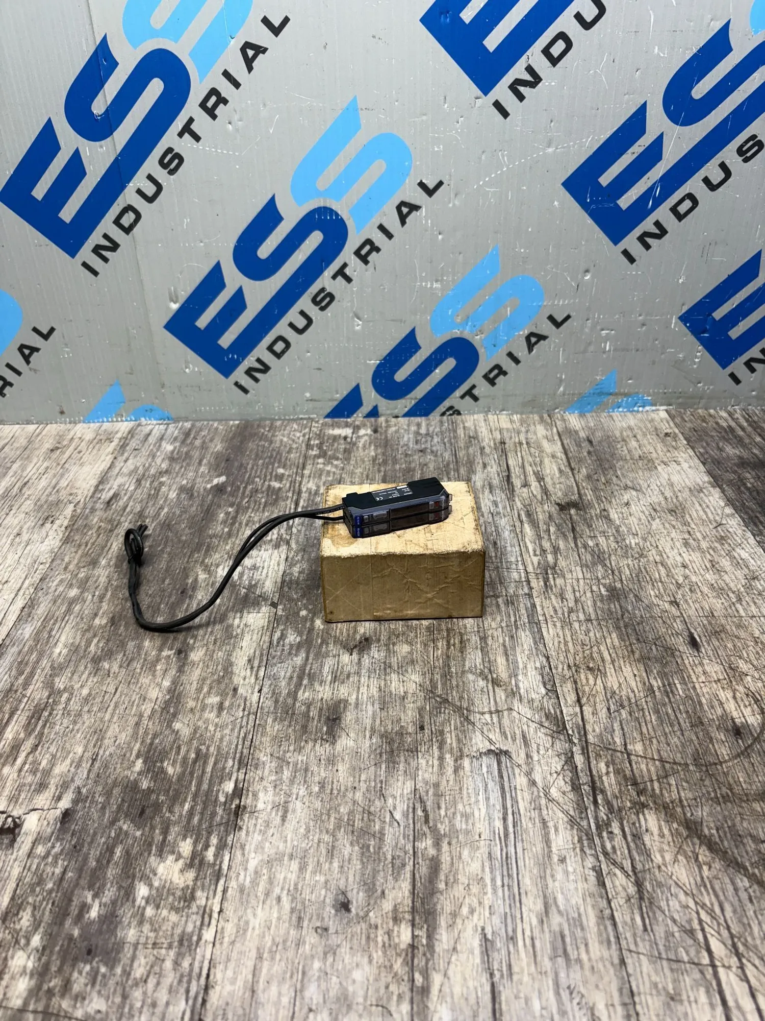 Used KEYENCE FS-V21R Misc Electrical & Power Parts South Carolina US | ESS Industrial Equipment Sales #1354289