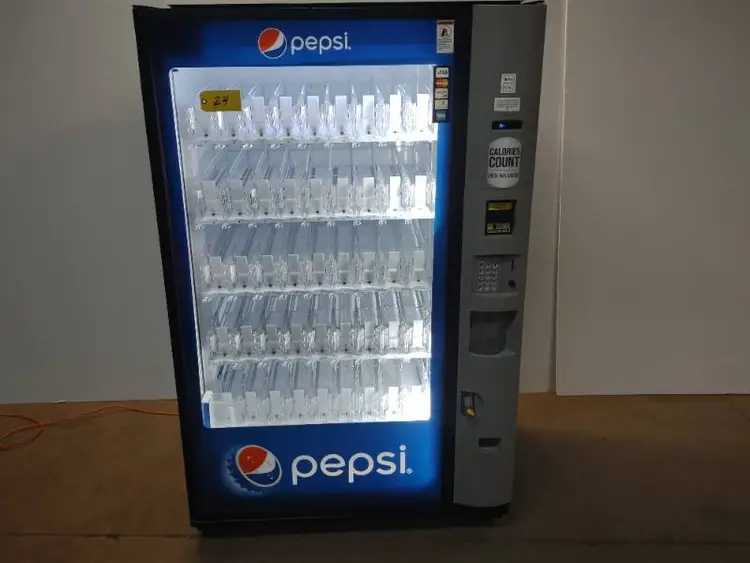 Used _UNKNOWN_ _UNKNOWN_ Vending Machines Minnesota US | K-BID 5 #181248