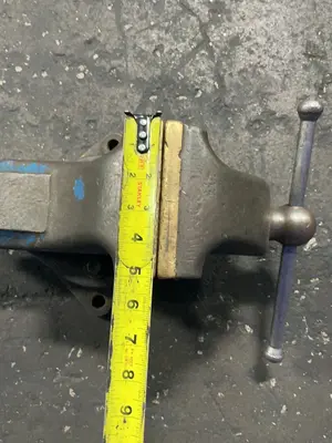 Ls Starred Co  5” Bench Vise