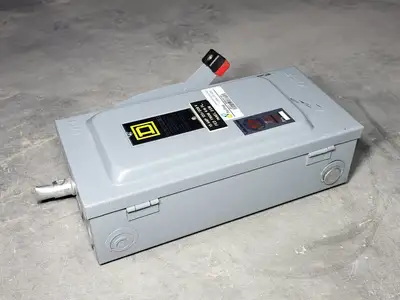 USED SQUARE D CH221N