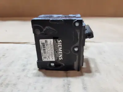 Used SIEMENS Q220 Switchgears British Columbia CA | Lenmark #1438578