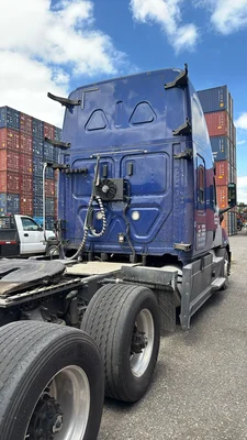 Used 2020 FREIGHTLINER CASCADIA Miscellaneous Trucks/Trailers Oregon US | Revelation Machinery #1324753
