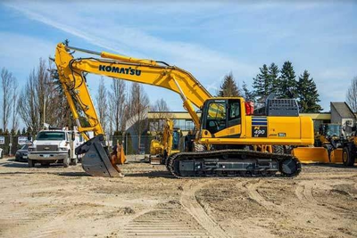USED 2022 Komatsu PC490LC-11