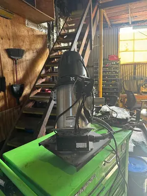 Conair Material Hopper With Vaccum Motor. Model AL 2 With Loader Control