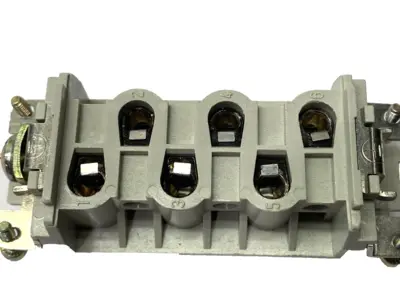 Used Epic Rectangular Insert w/ Screw Connection Socket 10171000 LOT OF 2 Electrical Fittings Michigan US | Maverick Industrial Sales #1414243