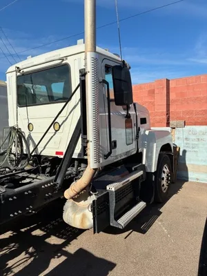USED 2019 MACK PINNACLE 64T