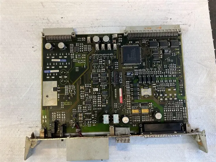 Used SIEMENS 6FC51140-AA020AA0 BOARD Misc Electrical & Power Parts BE | Apt International N.V #363679
