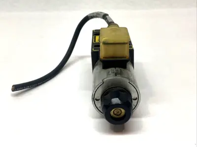 USED PARKER HYDRAULIC DIRECTIONAL VALVE 2-POS 24VDC 5000PSI