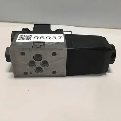 USED VICKERS DG4V-3-2A-M-P7-H-7-T10-50