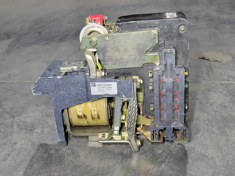 Used CUTLER-HAMMER 2120A07G09 Switchgears British Columbia CA | Lenmark #409245