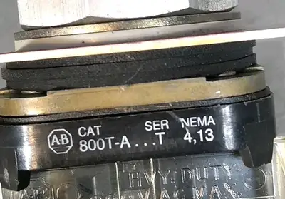 Allen Bradley 800T-A.. / T Red Flush Mount Loc4D23