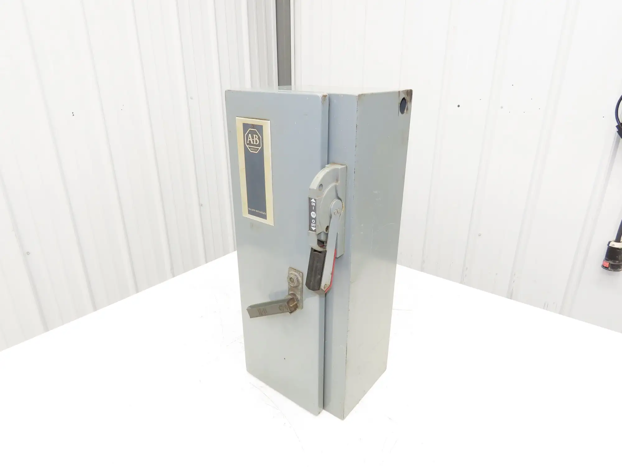 Allen-Bradley 512-BJB-6XP-24R Combination Starter Fusible 600V 3PH 10HP