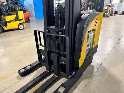 Used 2019 YALE NR045EB Reach Trucks Minnesota US | Birnstengel Equipment #1550232