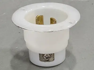 15A 125V Flanged Inlet Locking Plug GRDG (Box of 13)