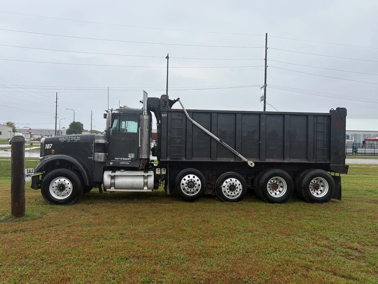Used 2006 FREIGHTLINER FLD120SD Dump trucks Minnesota US | Proxy Equipment #1486175