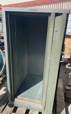 _UNKNOWN_ 6456654654645 Safes | Amiron Machinery (4)