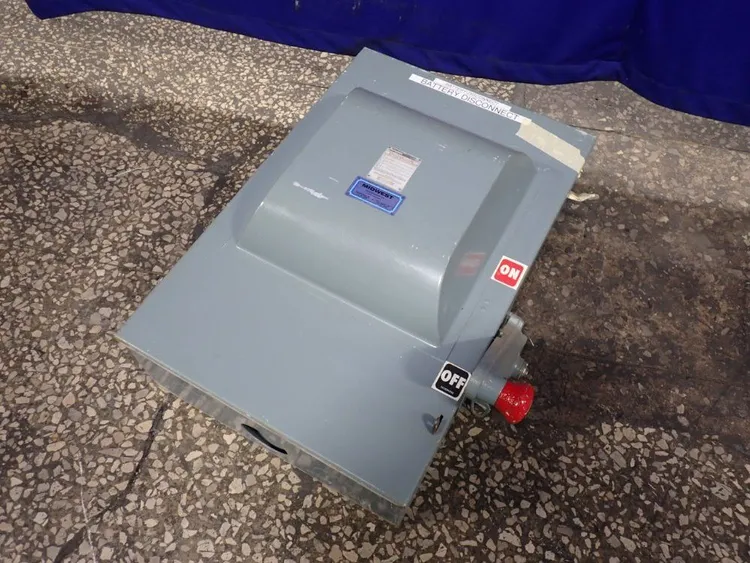 Used WESTINGHOUSE CAU 365 Switchgears Ohio US | HGR 24 #941795