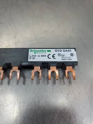 Schneider Electric GV2G445 Motor Contactor Terminal Connector Module. 4E-2