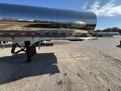 Used 2017 WALKER MILK TANKER TRAILER Tanker Trailers Michigan US | Miedema Asset Management Group #1709476