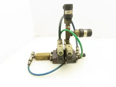 Numatics L22BA452B017G61 Solenoid Directional Control Valve 2 Position Lot of 2
