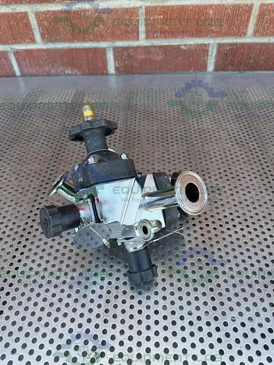 Used 4 ITT PURE FLO STAINLESS STEEL DIAPHRAGM VALVE W/ 1/2" - 1" SANITARY FITTINGS Valves/Fittings California US | Equipment Lab #485738