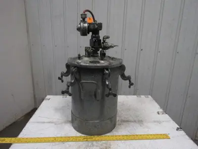 Delvibiss QM5094-1 10 Gallon Galvanized Steel Pressure Pot Tank W/Agitator