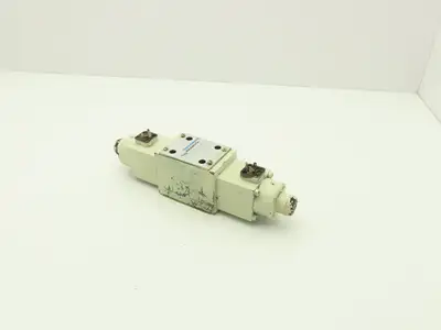 Mannesmann Rexroth 4WRA 10 W40-12/24NZ4/M-993-X Directional Solenoid Valve 24VDC
