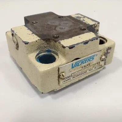 USED VICKERS CVCS25D1S210S19
