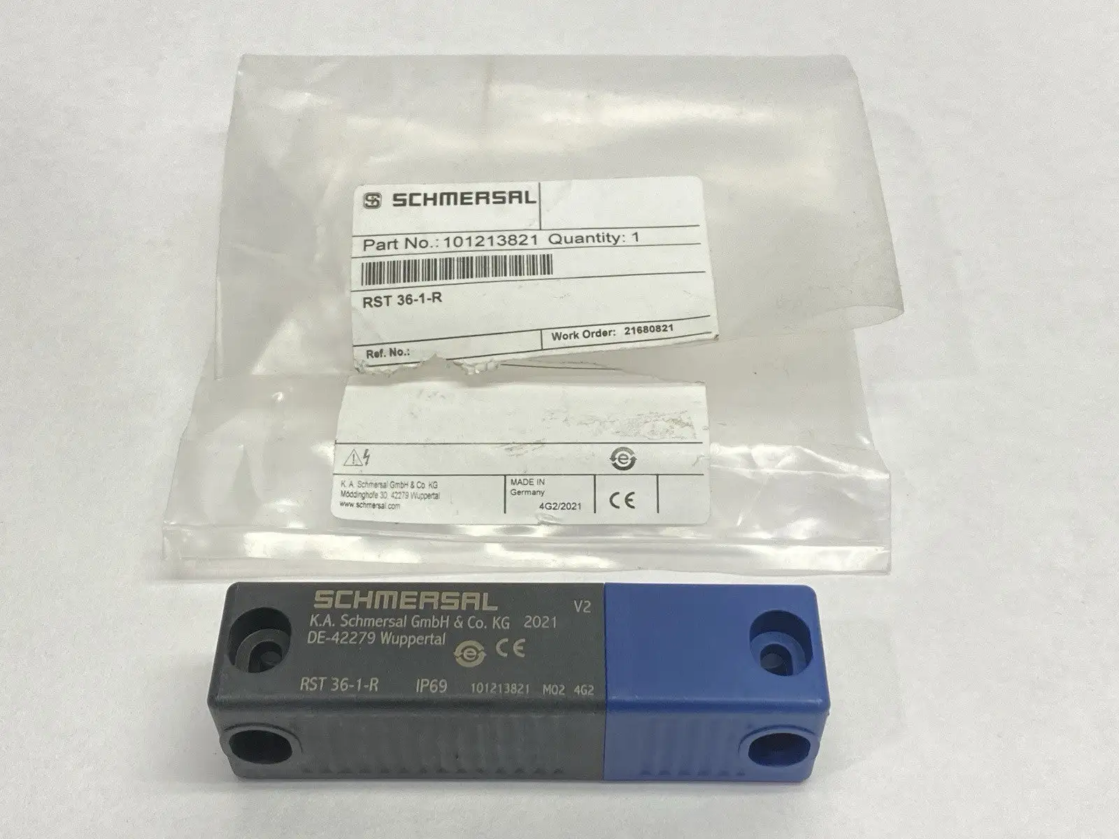 USED SCHMERSAL MAGNETIC LATCHING SAFETY SENSOR ACTUATOR RST 36-1-R