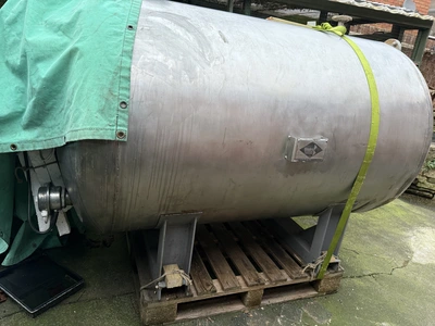 1,180 L S/S Horizontal Hot well Tank 12 kw