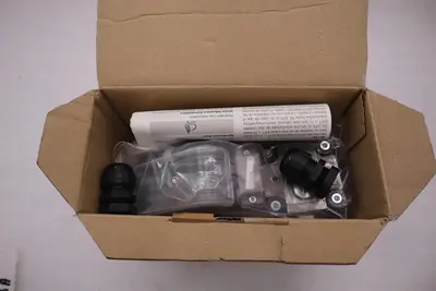 Kromschroder VAS115R/NQSR  GAS SOLENOID VALVE 88000100 NEW IN BOX STOCK H72A