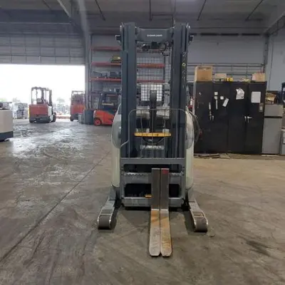 USED 2019 CROWN RR5725-45