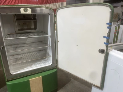 Used KELVINATOR VINTAGE Refrigerators Michigan US | Miedema Asset Management Group #1322230