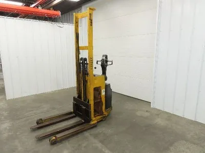Used BIG JOE _UNKNOWN_ Pallet Lifters Indiana US | Arrow Industrial #617341