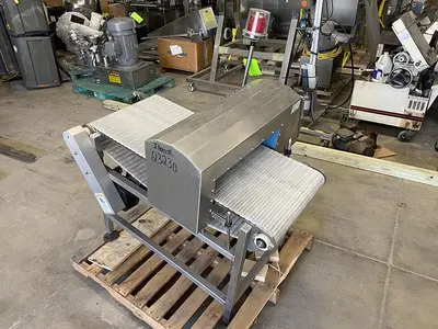 USED LOMA SYSTEMS METAL DETECTOR IQ3