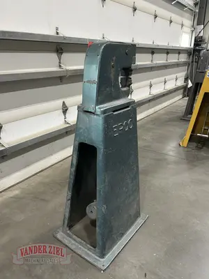 Erco Foot Pedal Nibbler / Stretcher