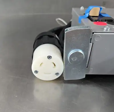 STARLINE Busway Tap Box CBDCT5E12-6'-L620C-4 20A. 240V. 6C-11