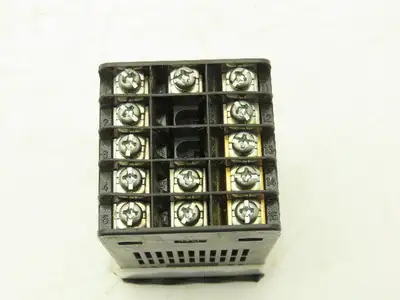 Keyence TF4-10 Temperature Controller 120/240VAC 1Ph In