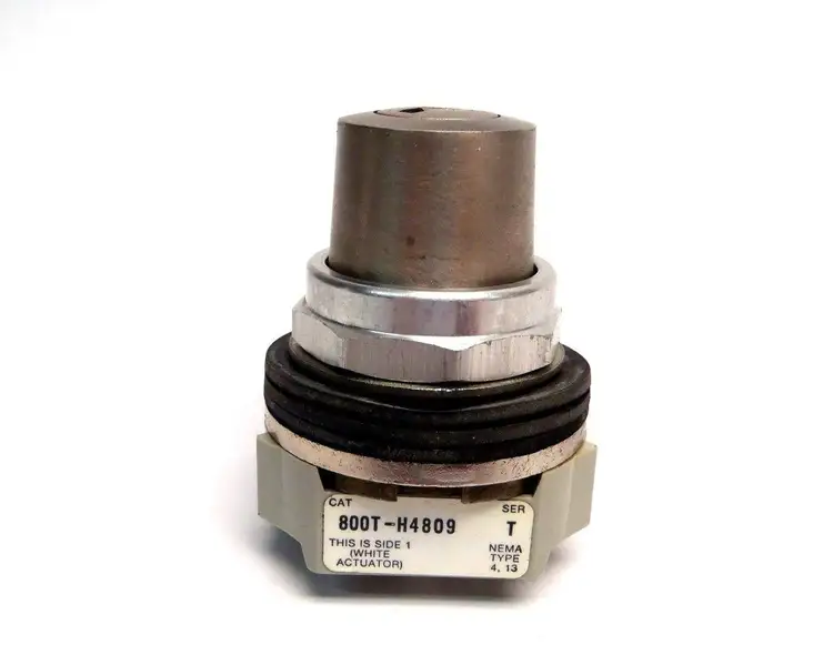 Used ALLEN-BRADLEY KEY STYLE SERIES T SELECTOR SWITCH NEMA TYPE 4,13 Relays & Switches | Maverick Industrial Sales #1101428