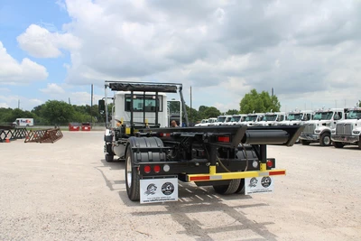 New | in-Stock 2027 MACK MD7 Rolloff Trucks Texas US | Roll Off Truck World #1491891