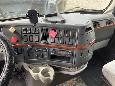Used 2012 VOLVO VNL 6X4 Conventional trucks Michigan US | Miedema Asset Management Group #1476614