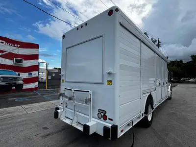 Used 2019 FREIGHTLINER M2 106 Tractors & Trailers Florida US | Truck and Van Outlet #1506258