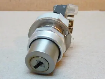 USED ALLEN BRADLEY 800T-J4418