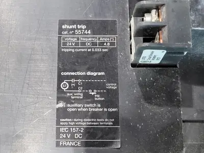 NEW MERLIN GERIN CM3200N