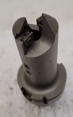 USED KENNAMETAL SEF100120RHSK63AM