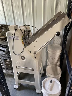OLIVER 797-32NC Bread Slicers | Envoy Equipment LLC (4)