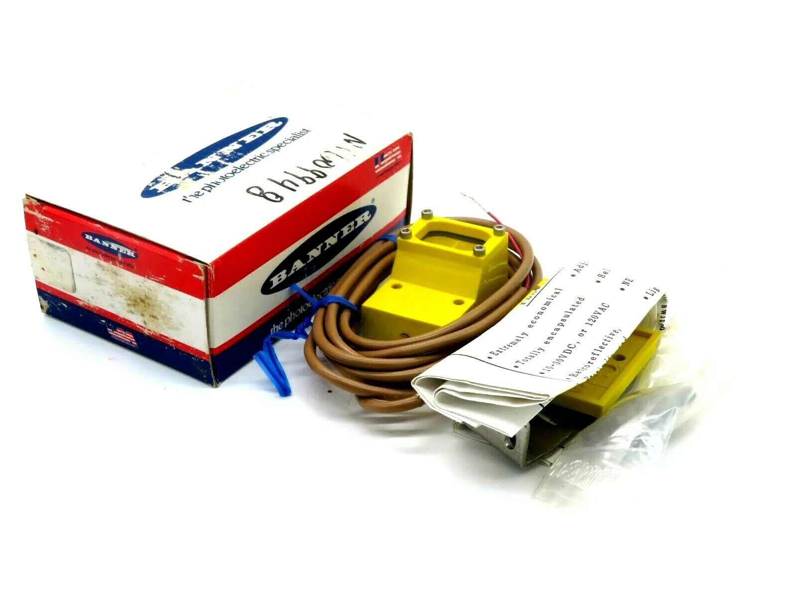 NEW BANNER ENGINEERING SM81ESR PHOTOELECTRIC SENSOR