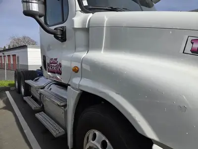 USED 2016 FREIGHTLINER CASCADIA 125