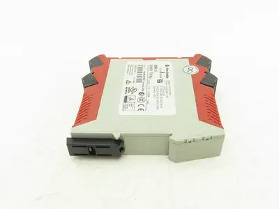 Allen Bradley 440R-S13R2 Guardmaster Multi-Function Safety Module Ser A 200