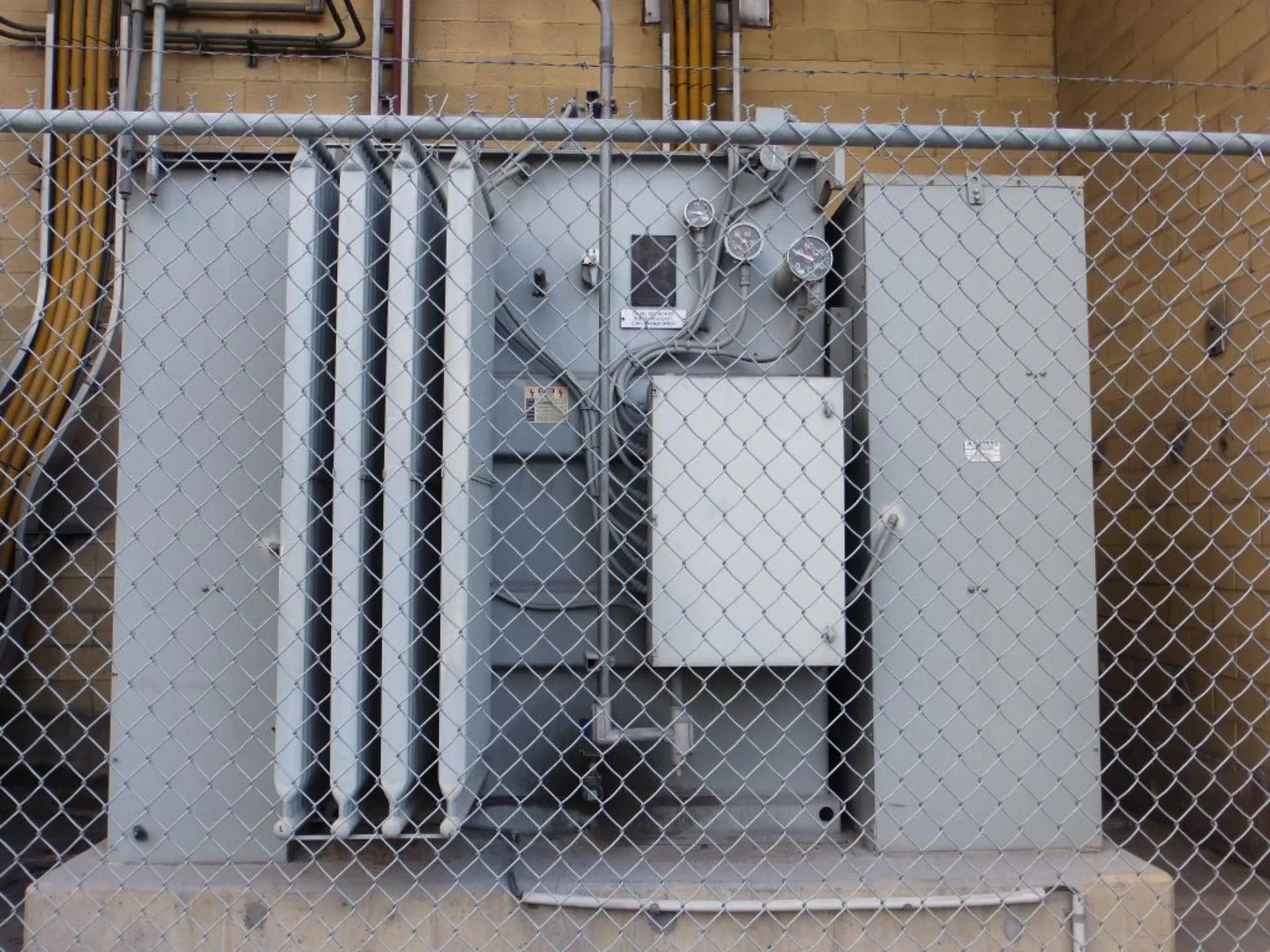 5000 KVA Siemens Silicone Transformer, 13.8KV Pr, 2400Y/1386V Se